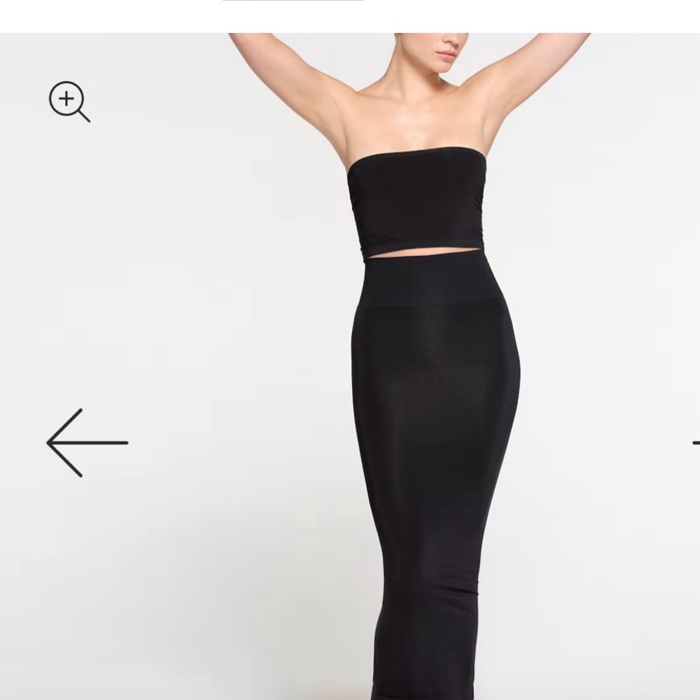 SKIMS soft smoothing seamless skirt size small